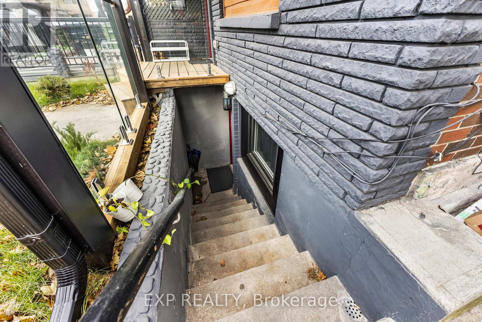165 CLAREMONT STREET