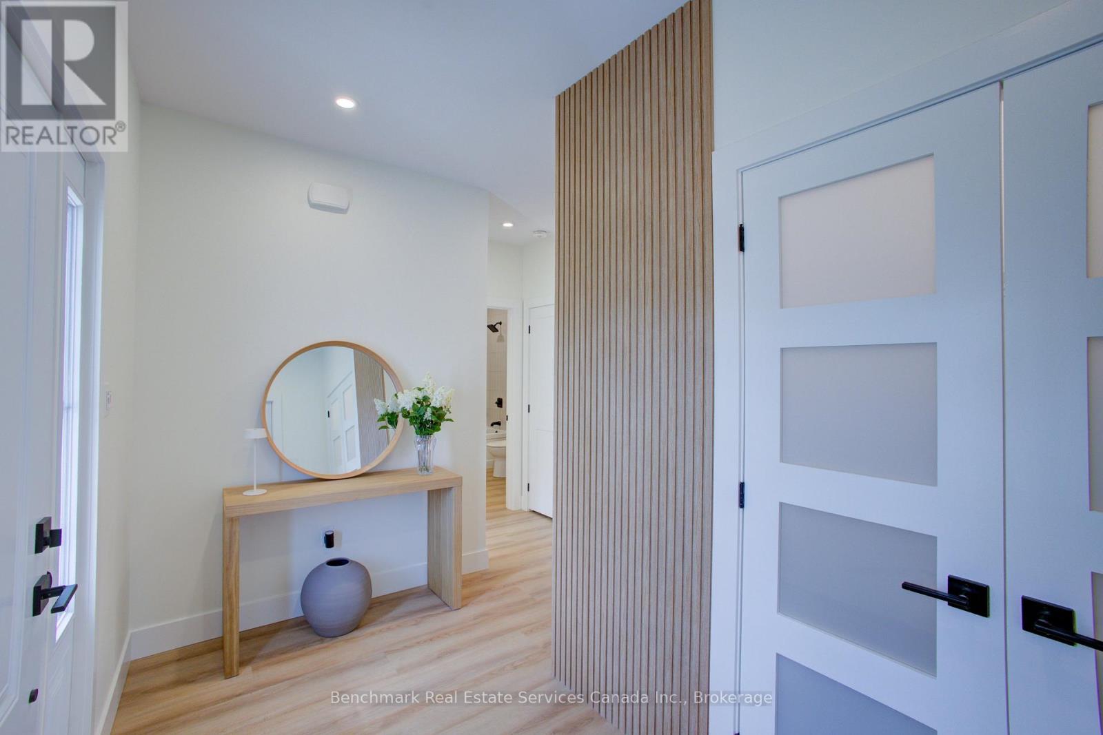 62 - 1182 QUEEN STREET