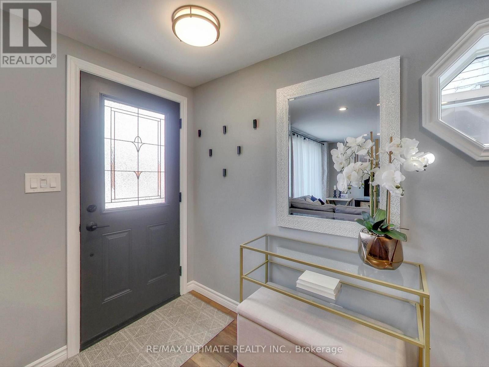496 ELGIN STREET N