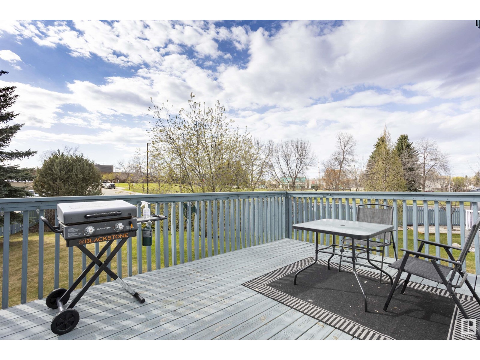 5 HIGHWOOD GR