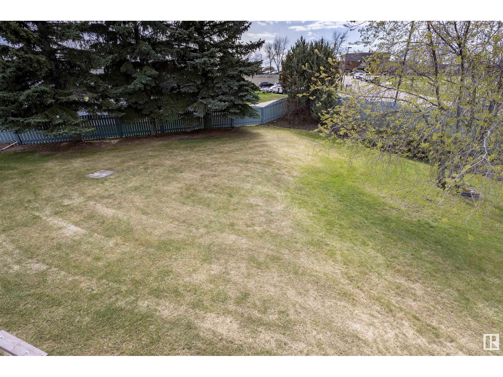 5 HIGHWOOD GR
