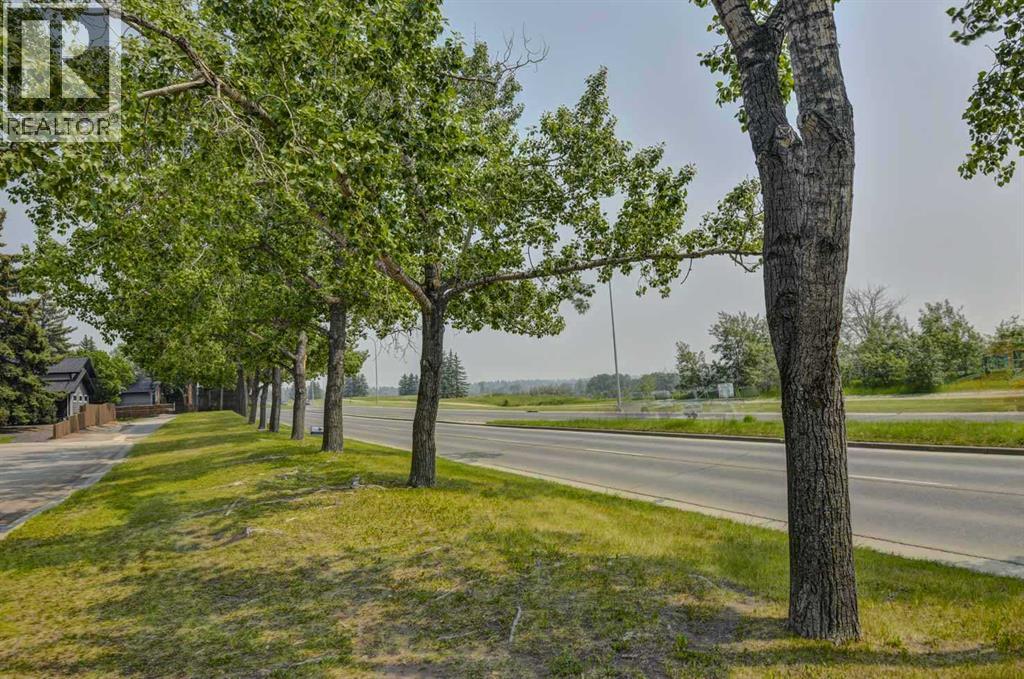 623 Lake Simcoe Close SE