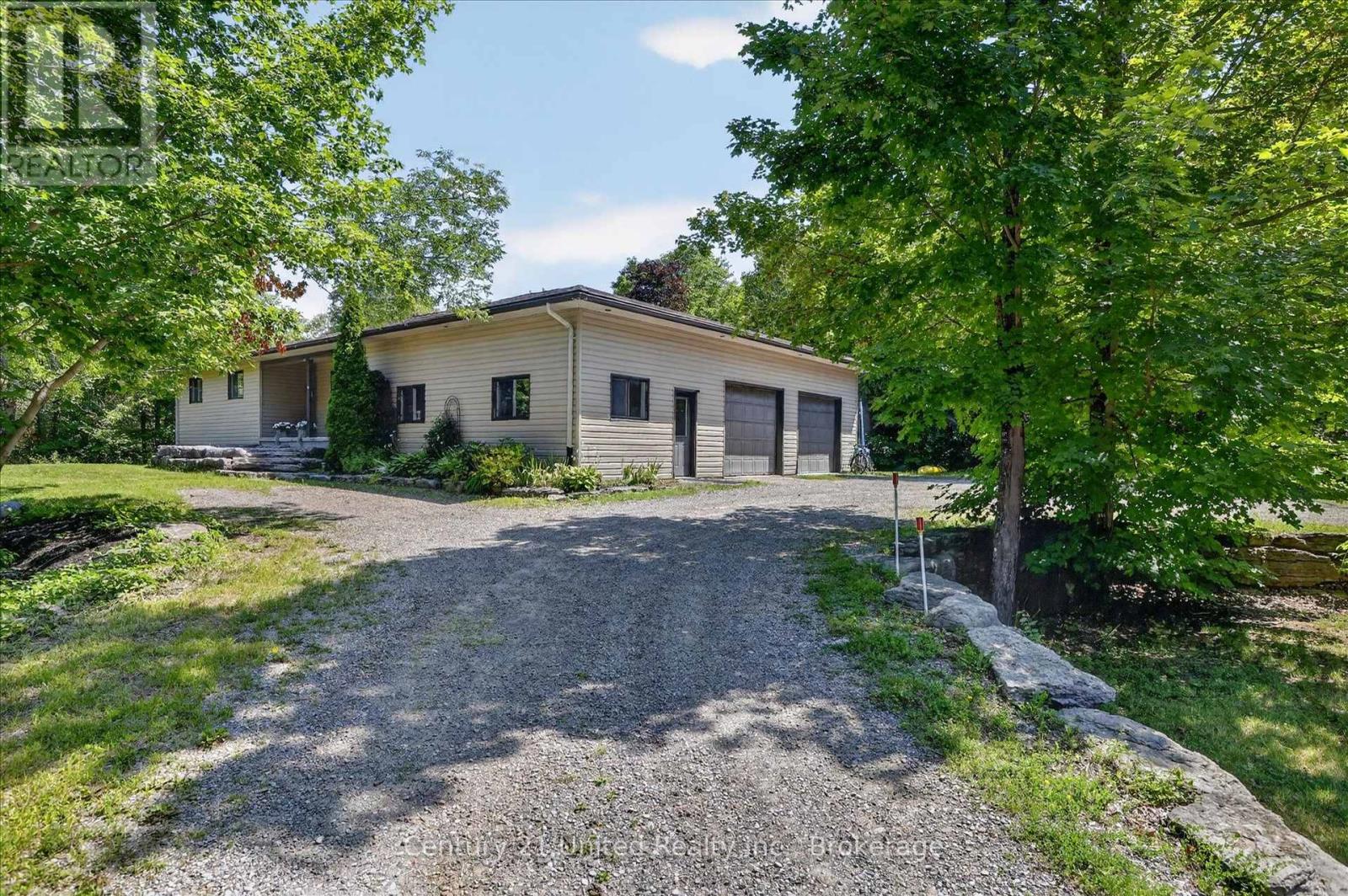 923 ROCK ROAD