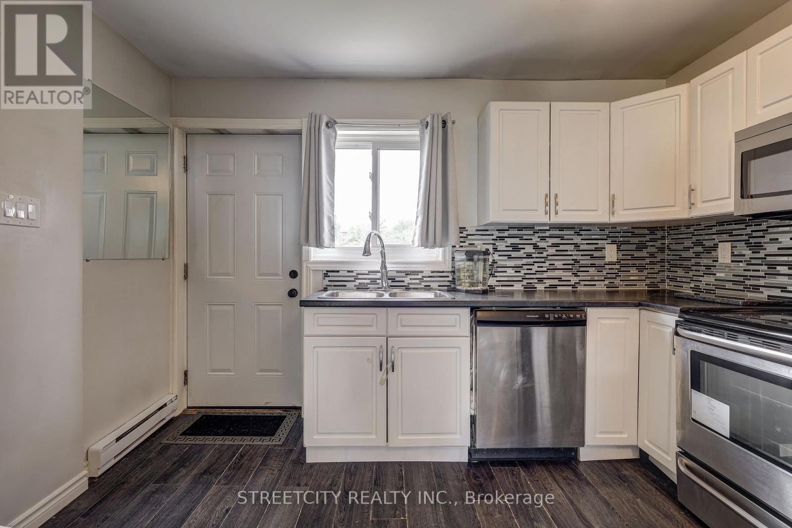 157 - 1090 KIPPS LANE