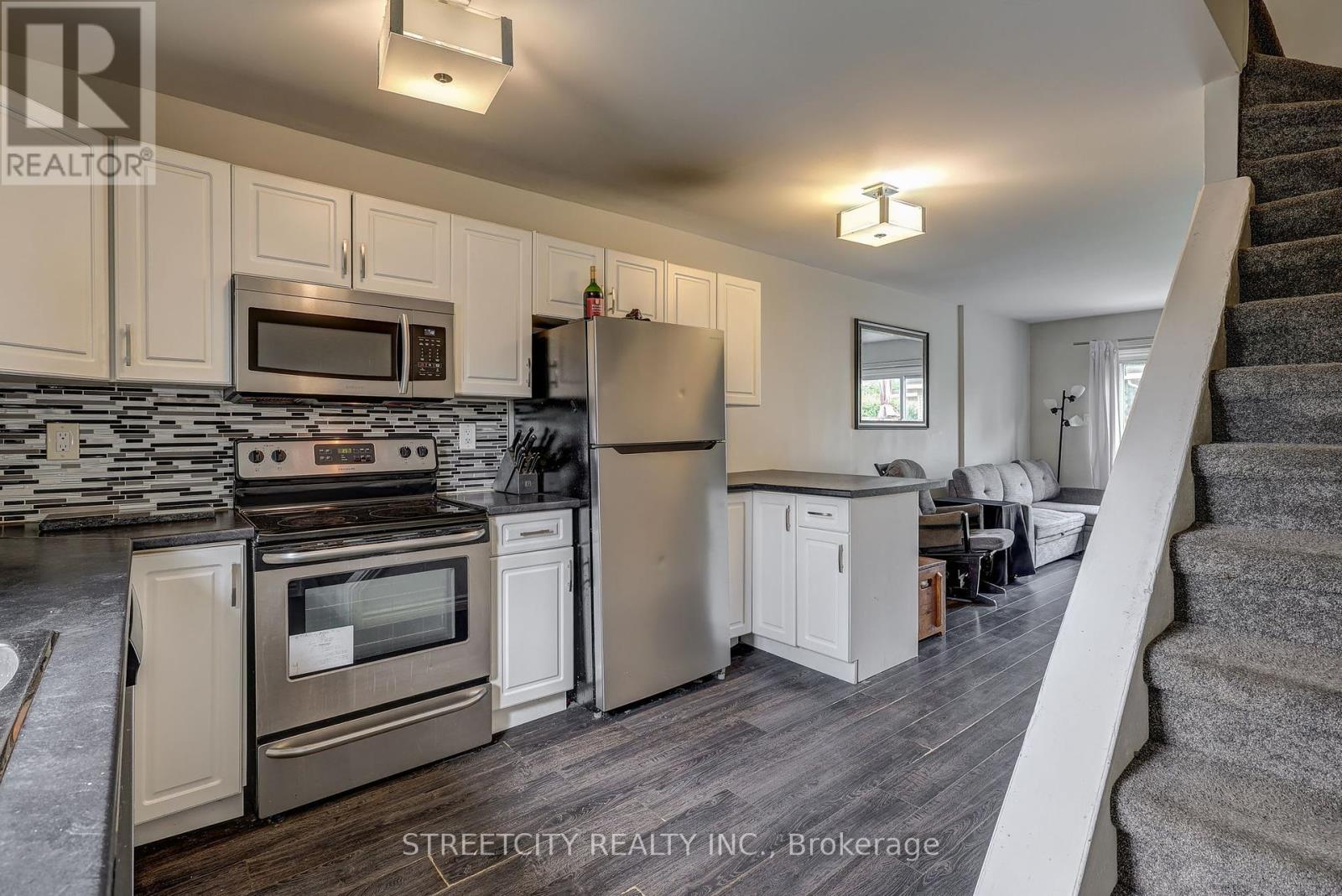157 - 1090 KIPPS LANE