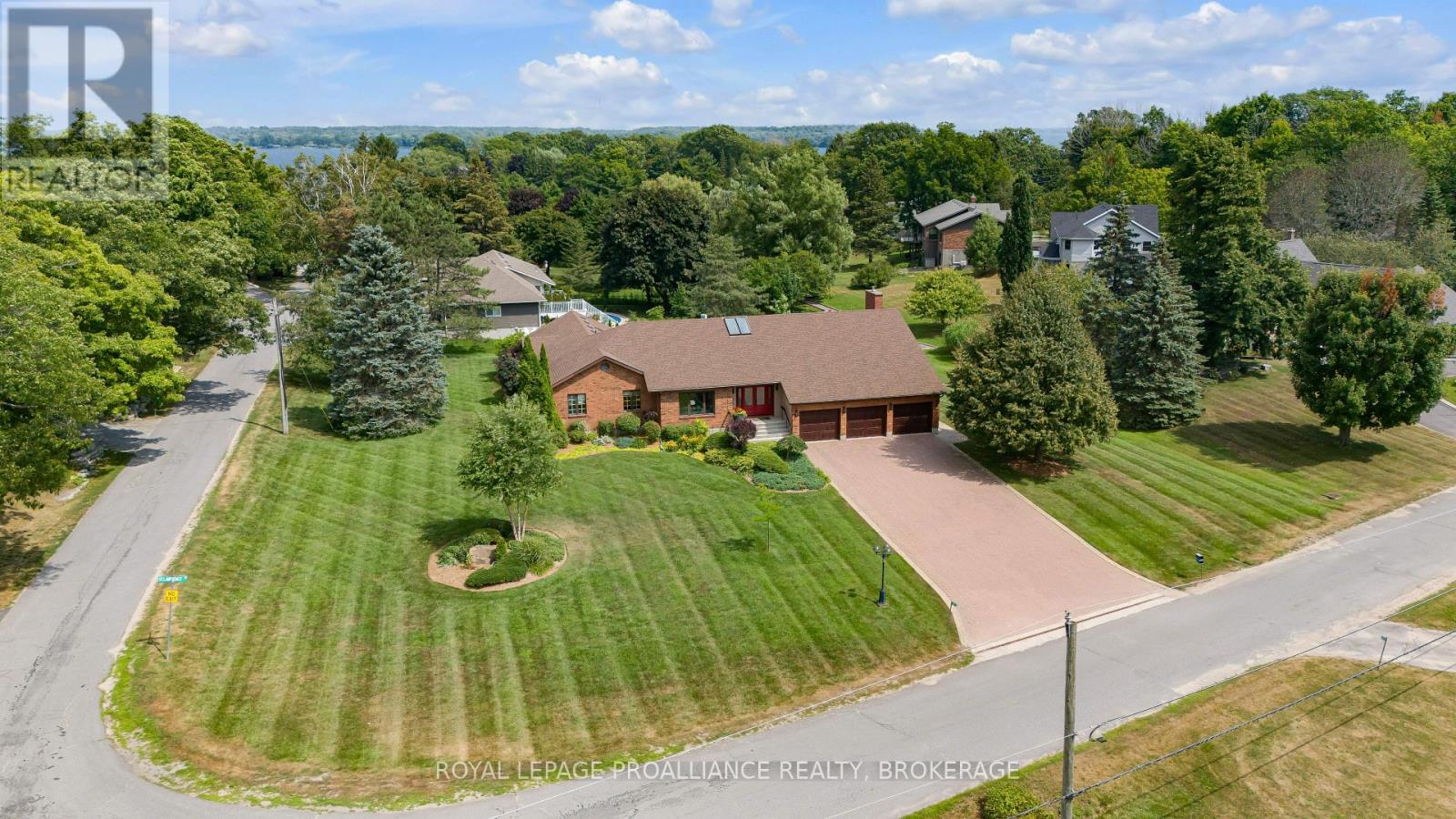 1673 ST. LAWRENCE AVENUE