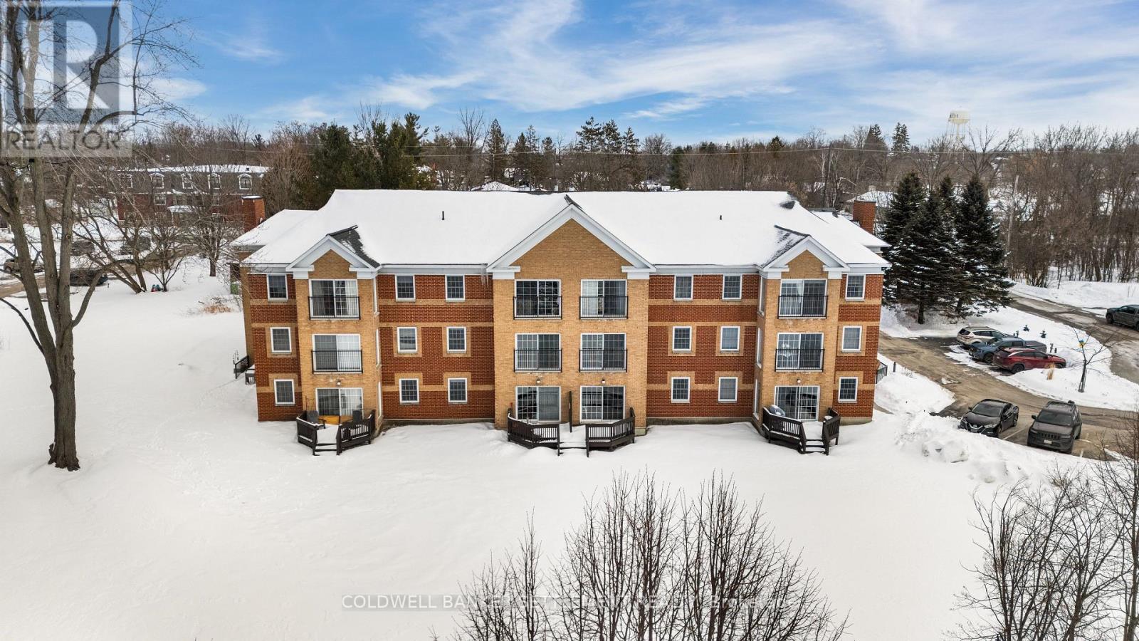 201 - 19 JOHN STREET