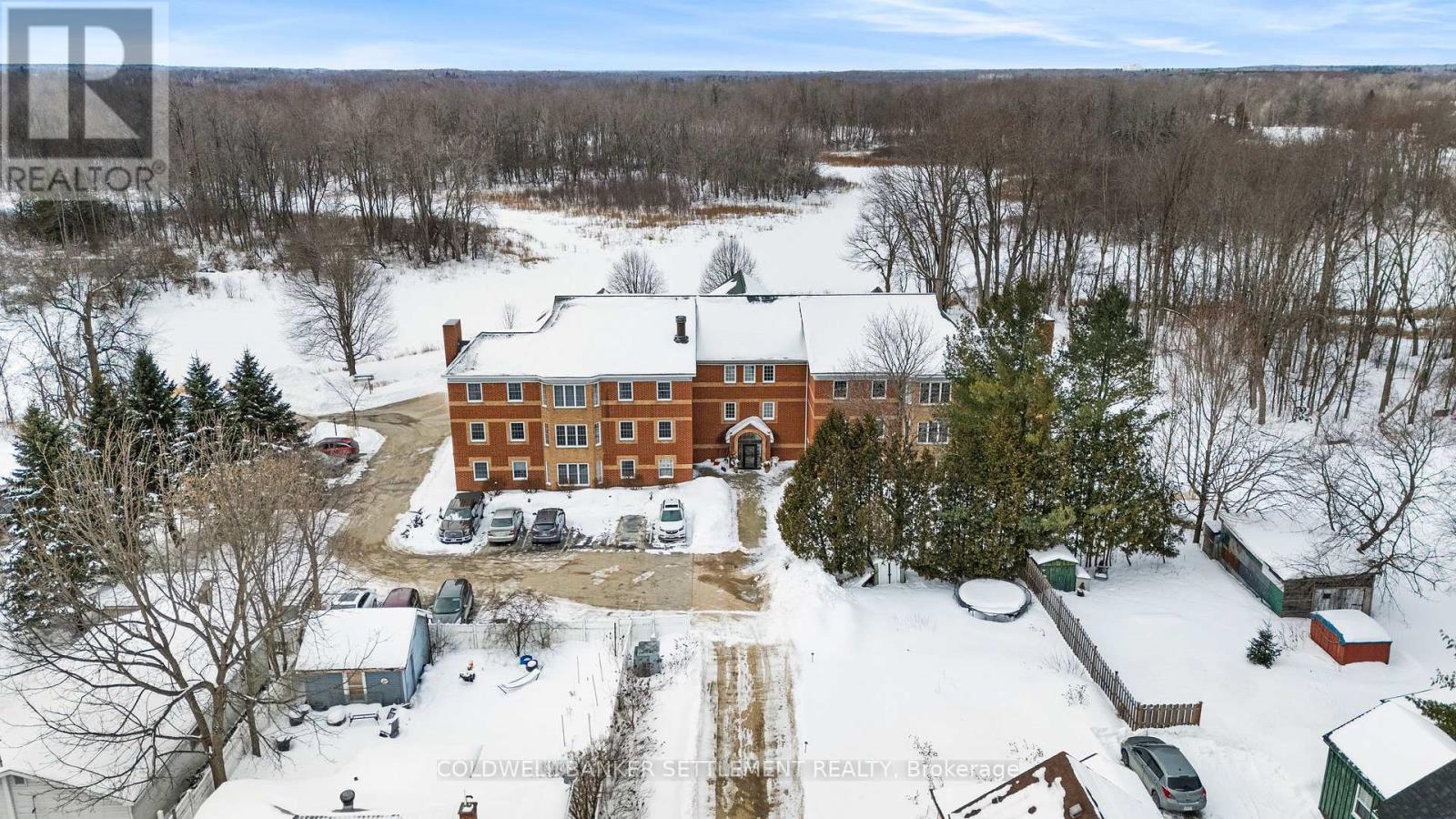 201 - 19 JOHN STREET