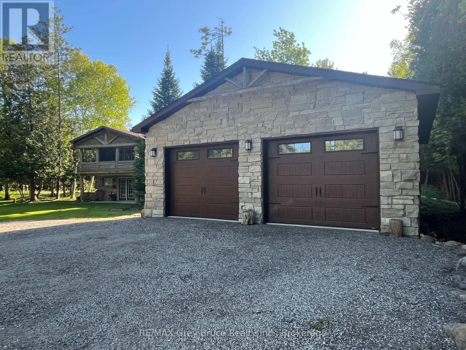 1535 15 SIDE ROAD