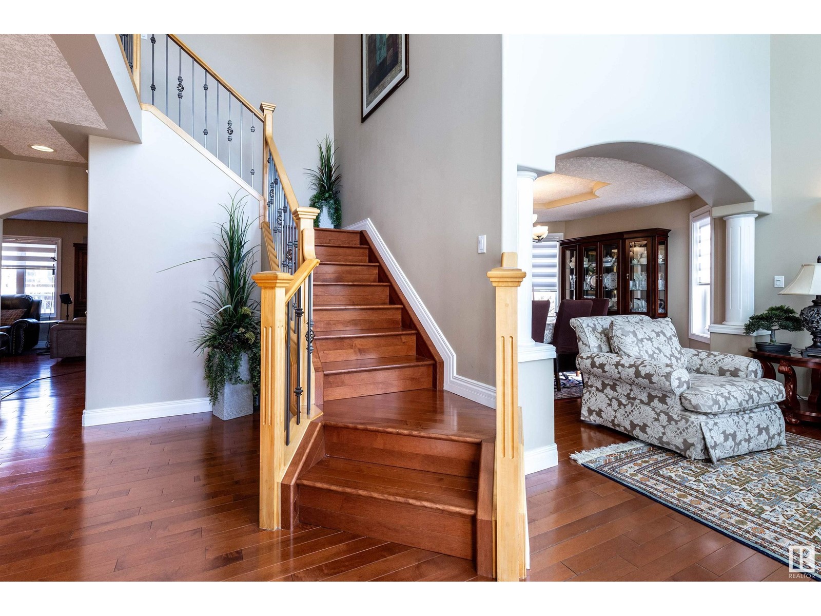 10828 6 AV SW