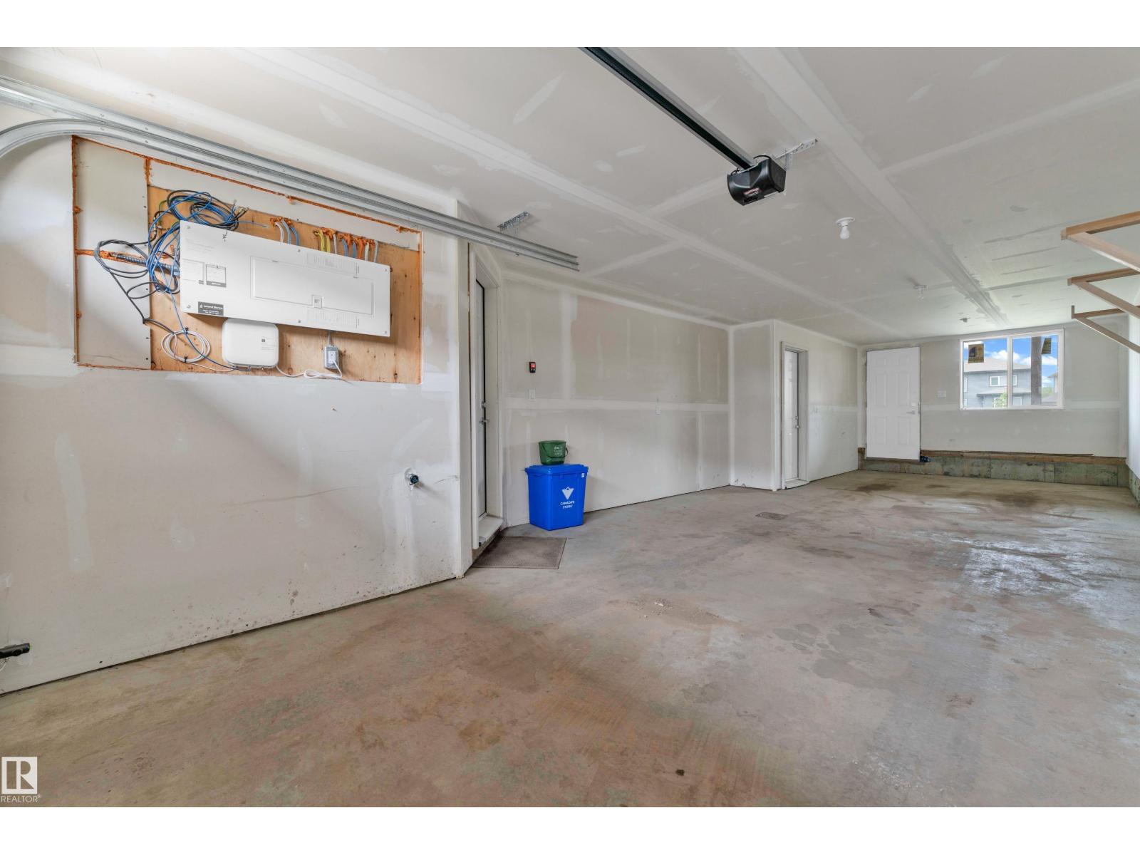 1534 157 ST SW