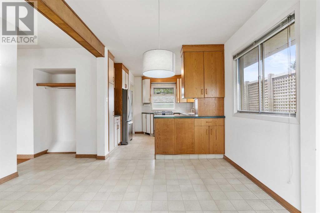 82 Winston Drive SW