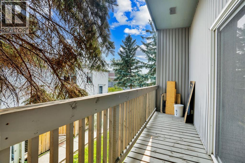 2, 459 Huntsville Crescent NW