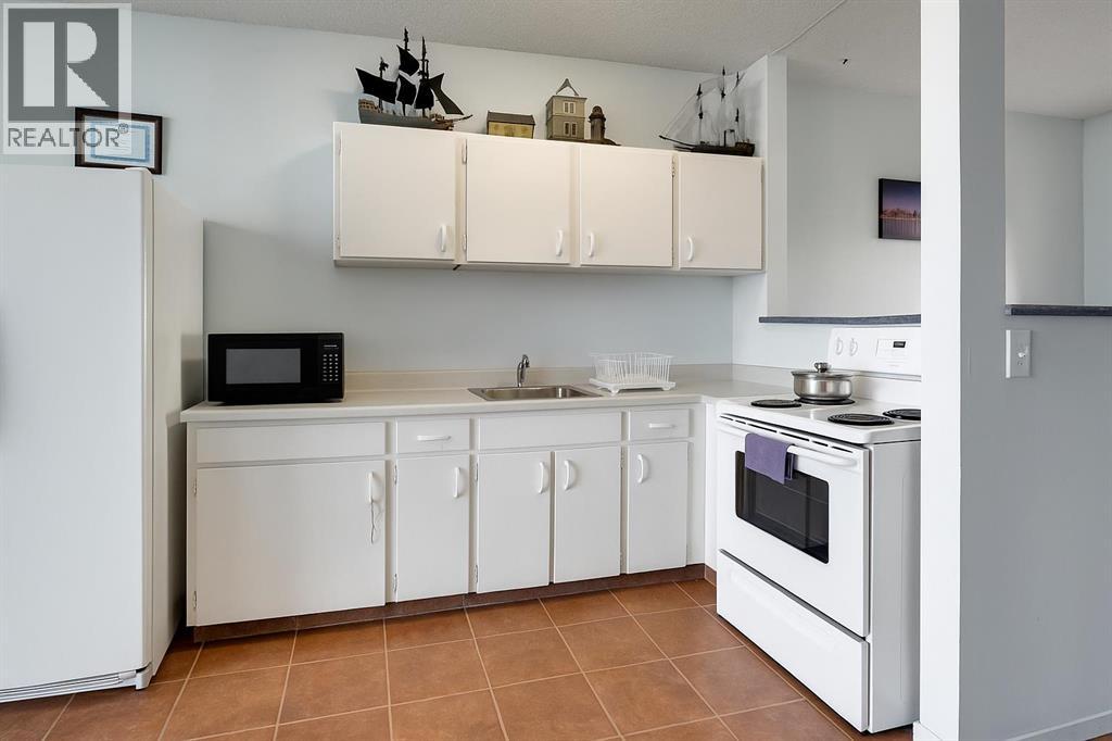 2, 459 Huntsville Crescent NW