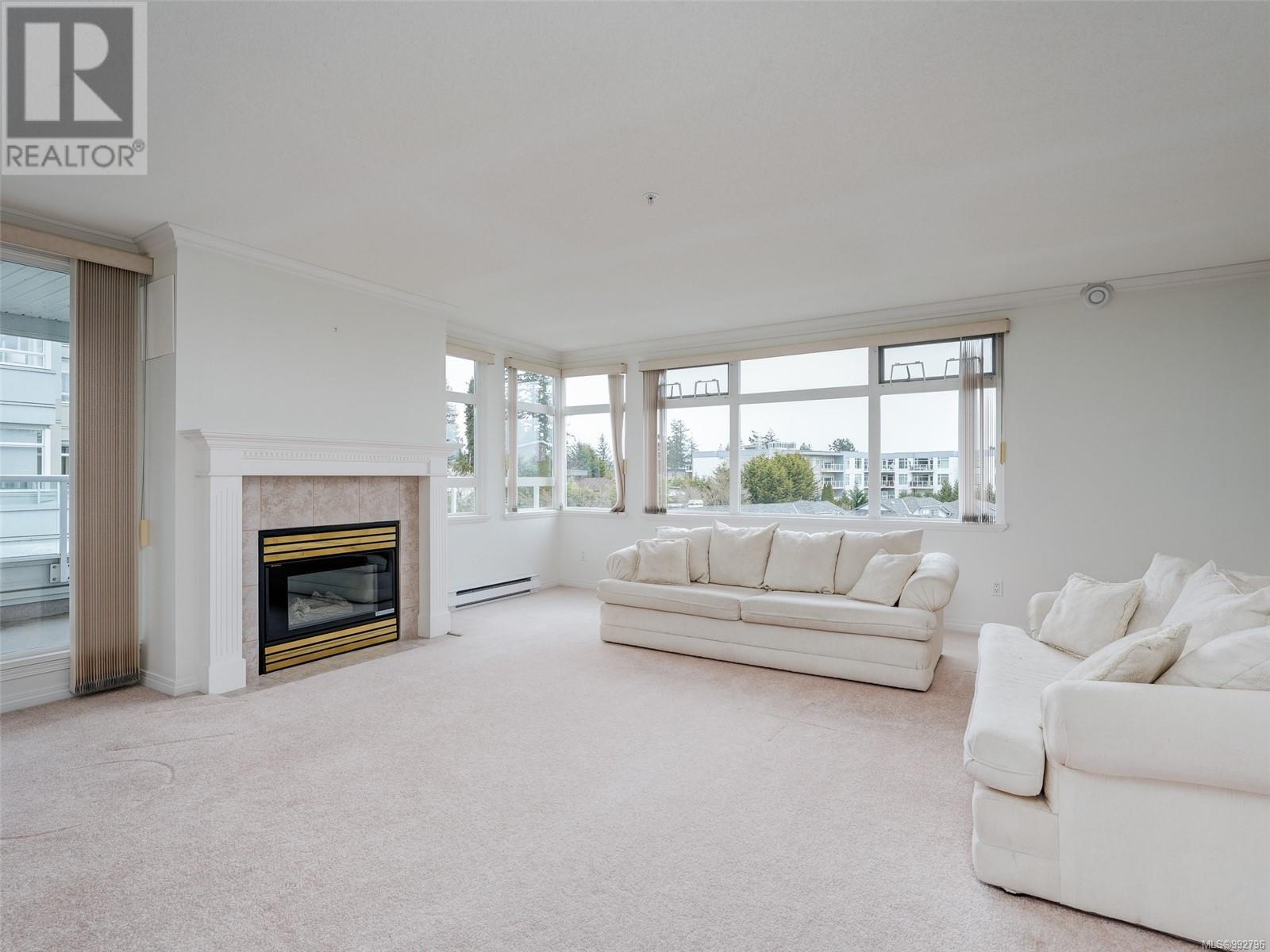 306 5110 Cordova Bay Rd