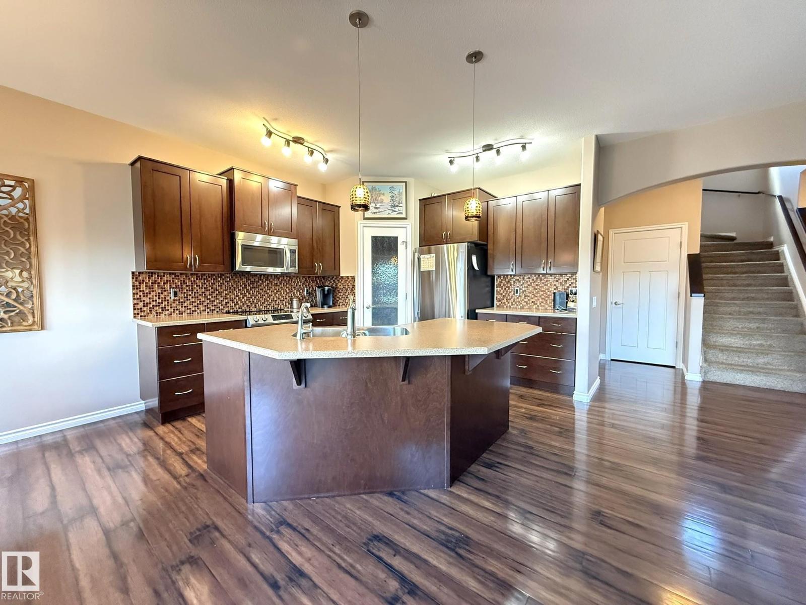 43 SELKIRK PL