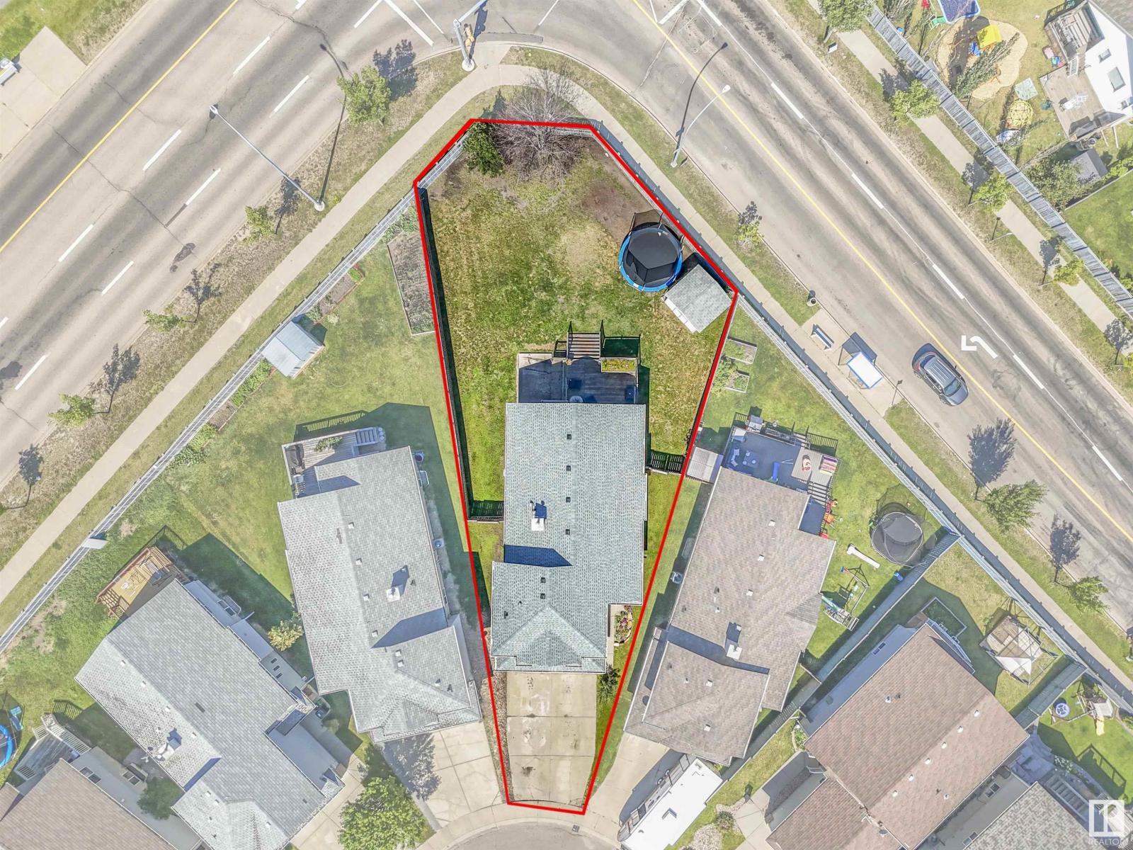 4832 157 AV NW