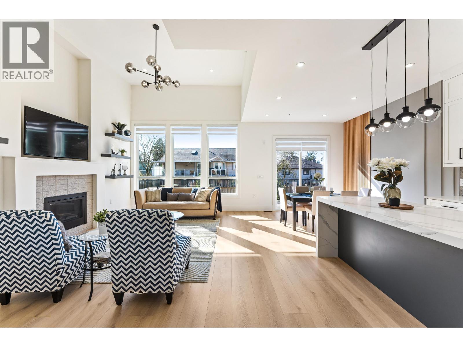 2472 GLENWOOD AVENUE