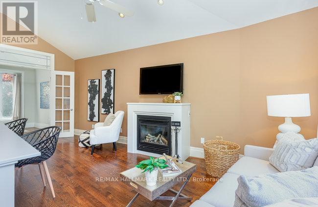 7 TIZZARD AVENUE