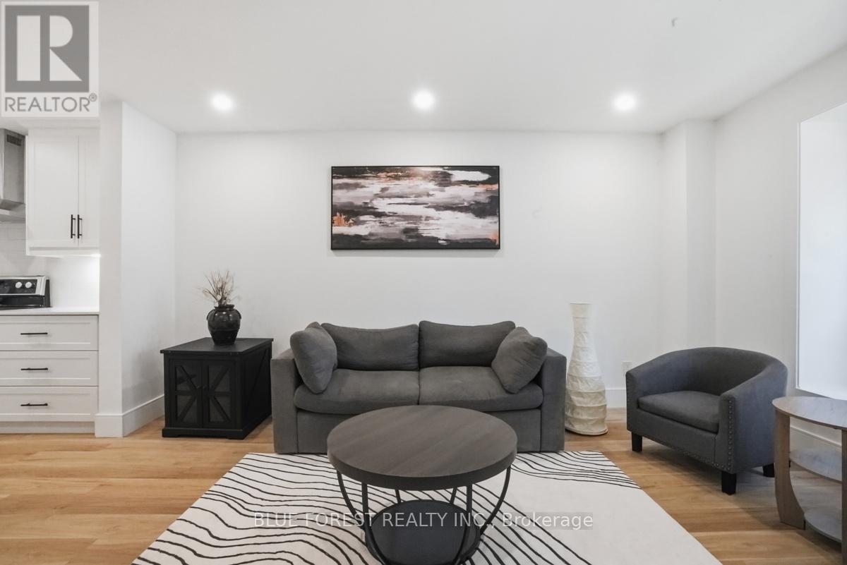 17 - 226 HIGHVIEW AVENUE W