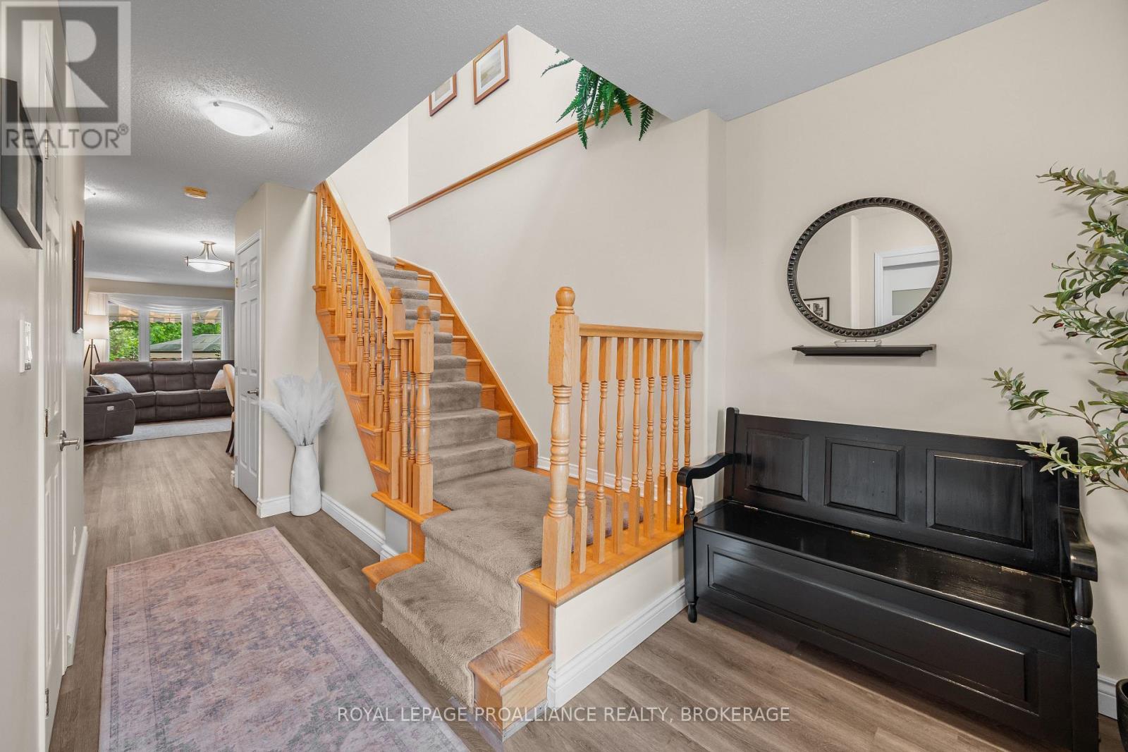 954 RAINBOW CRESCENT