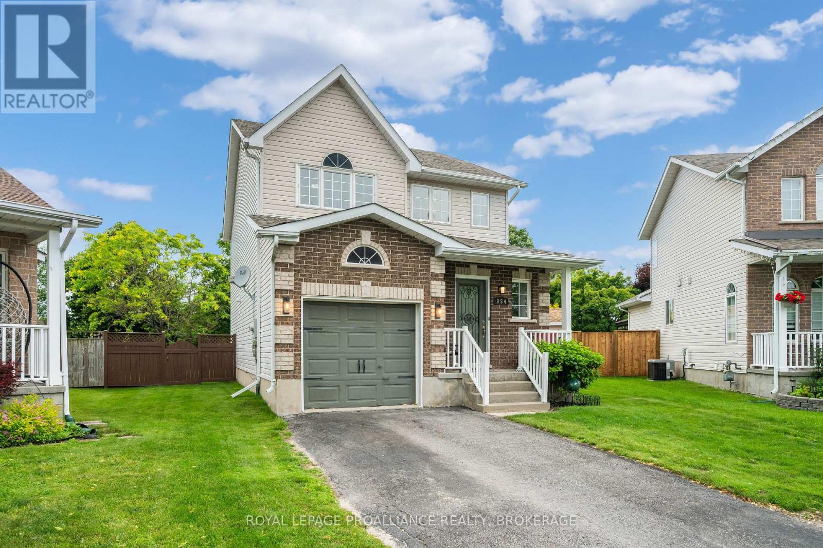 954 RAINBOW CRESCENT