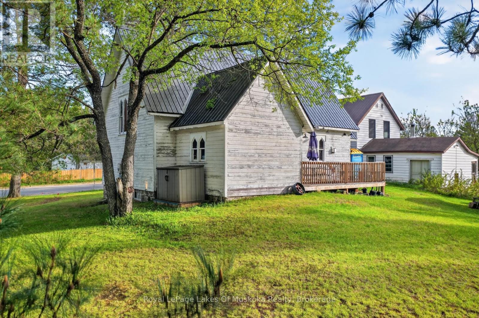 14 RAIN LAKE ROAD E