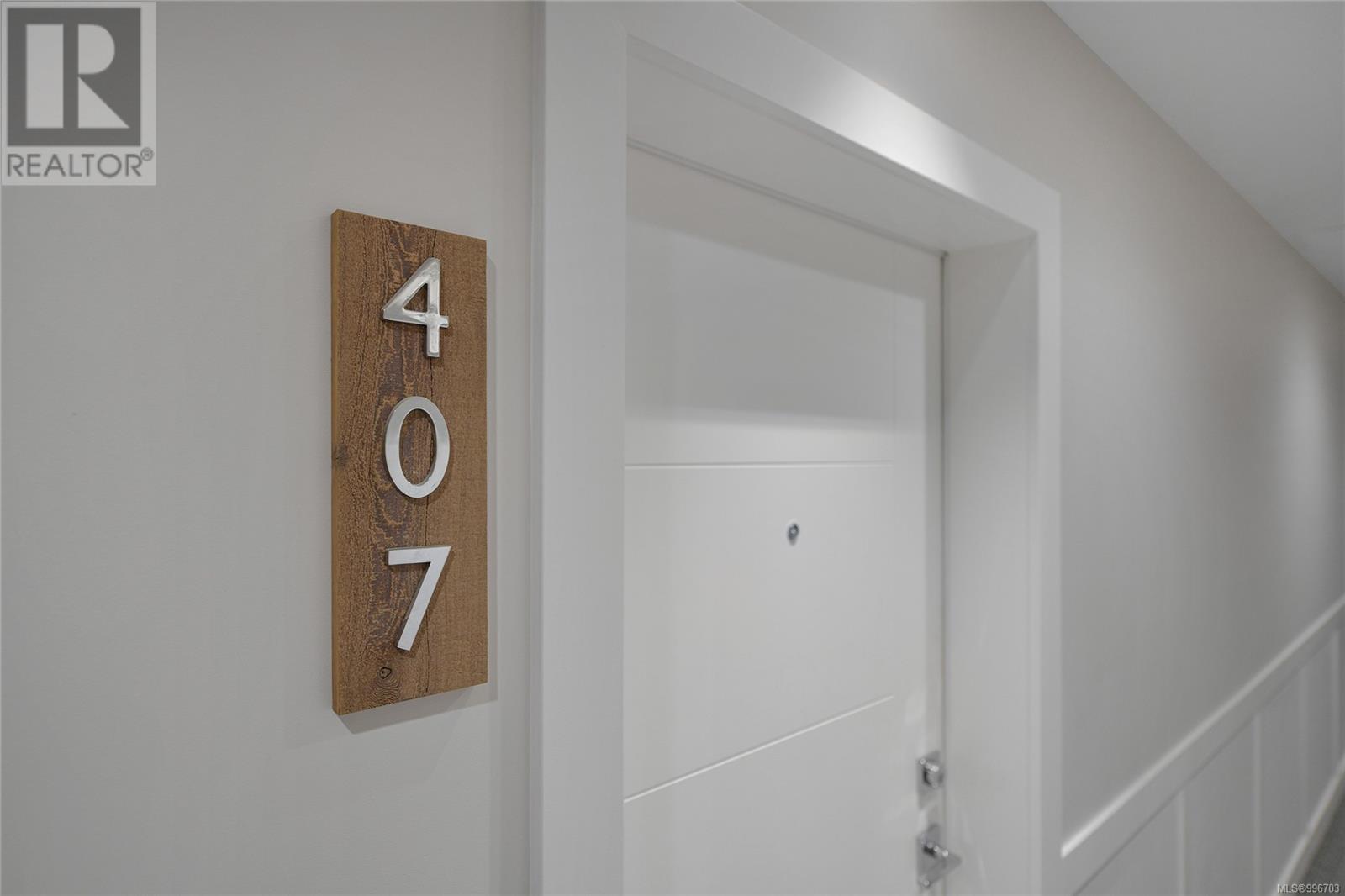 407 5118 Cordova Bay Rd