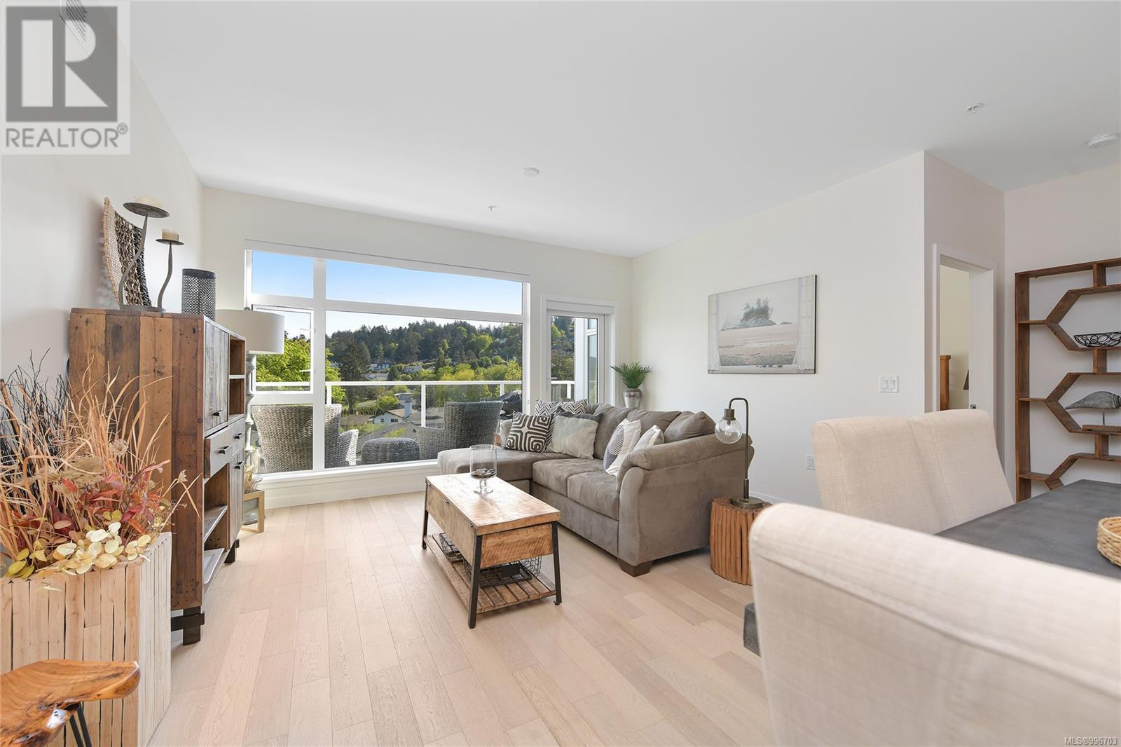 407 5118 Cordova Bay Rd