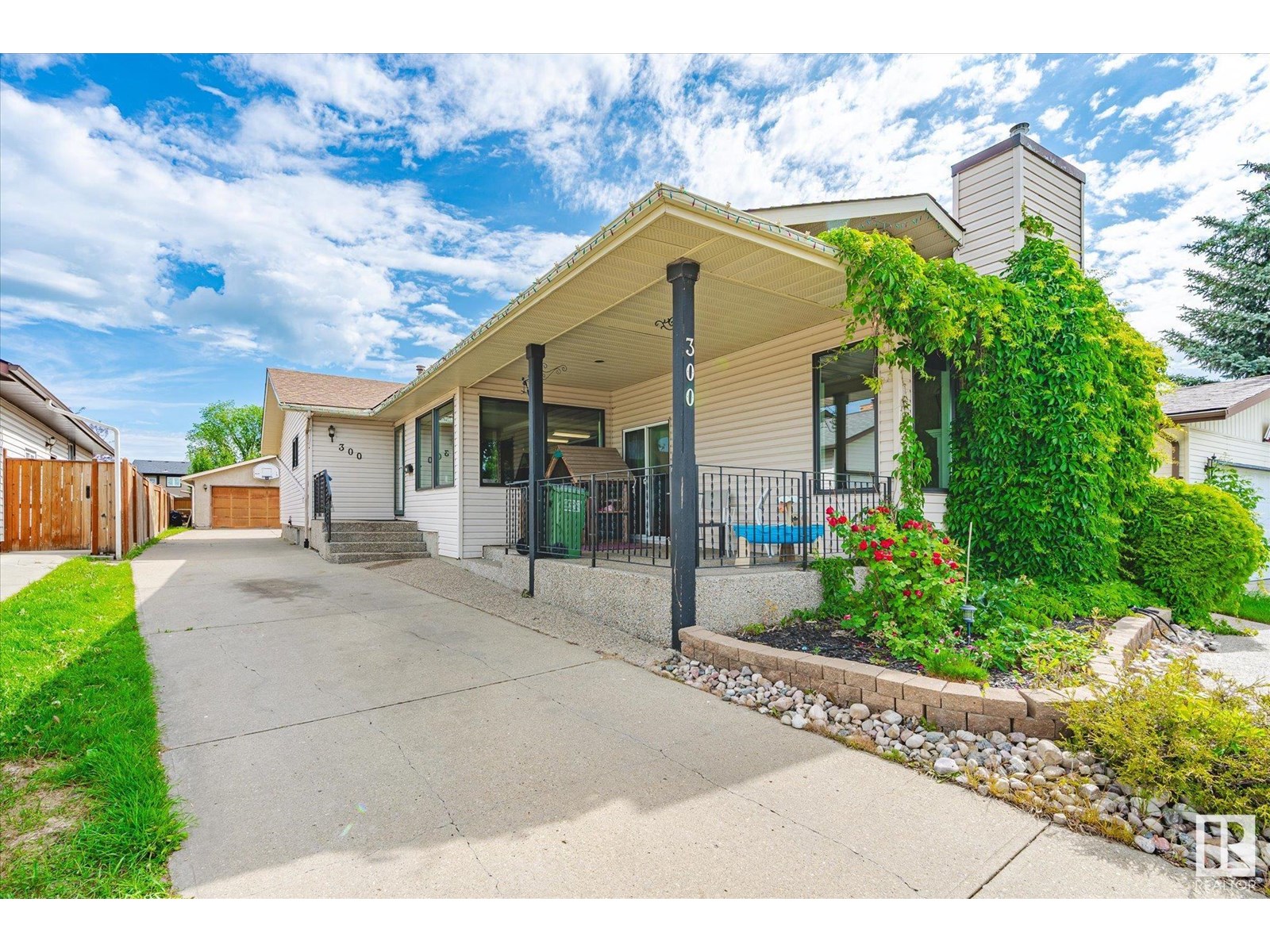 300 DUNLUCE RD NW