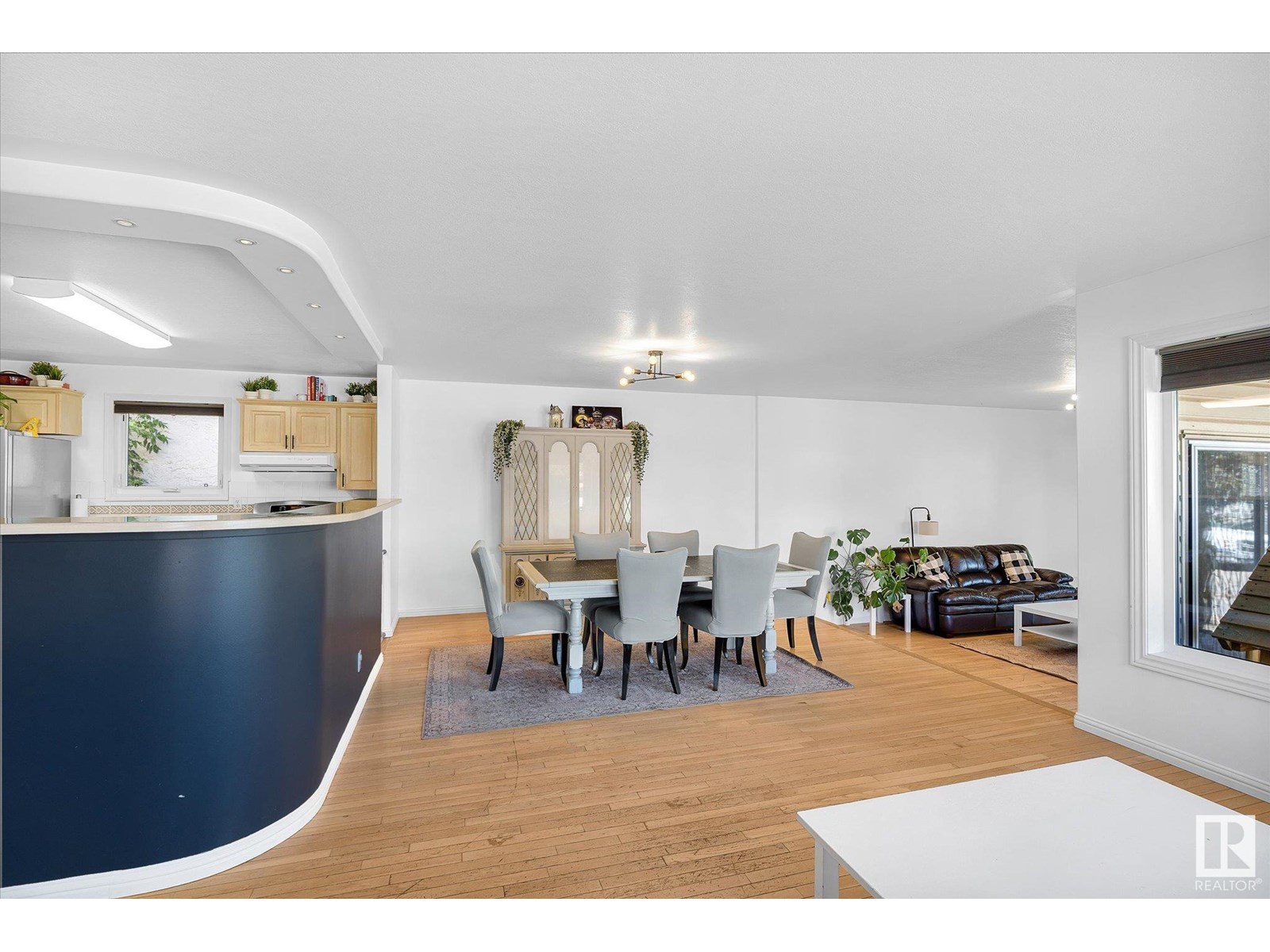 300 DUNLUCE RD NW