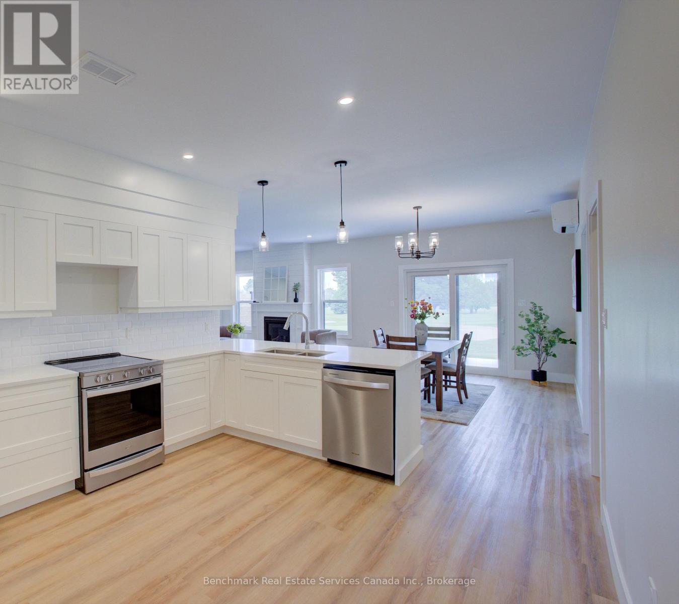 54 - 1182 QUEEN STREET