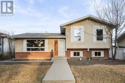 212 68 Avenue NE Calgary AB T2K0M7