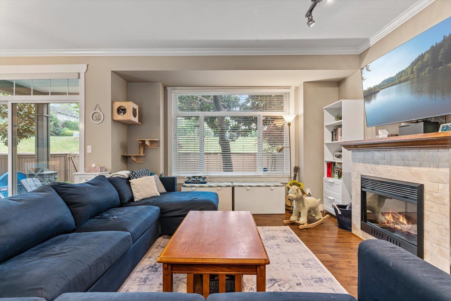 8 5623 TESKEY WAY|Promontory