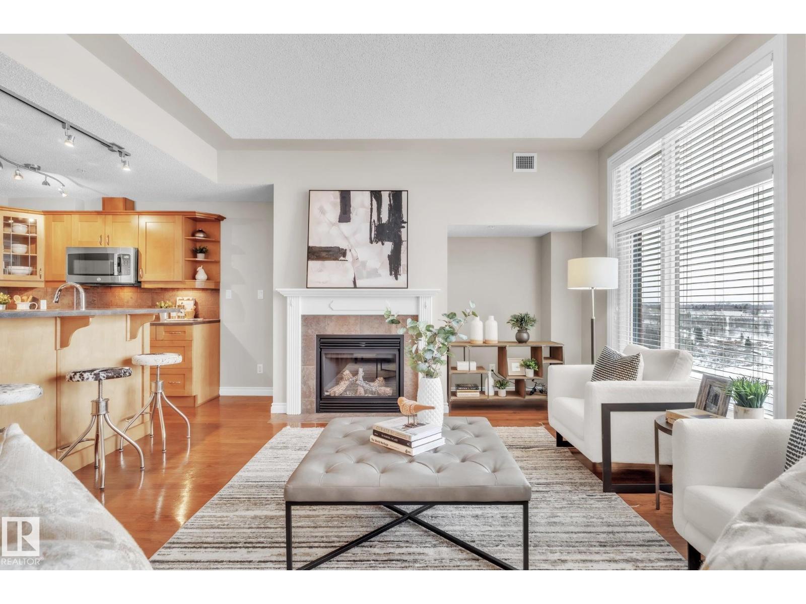 #706 9020 JASPER AV NW