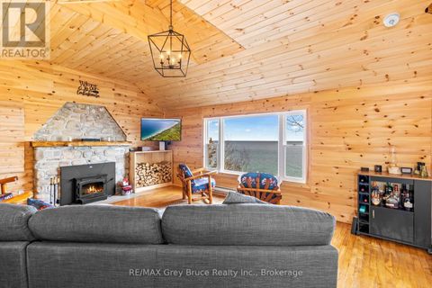 1132 DYERS BAY ROAD Northern Bruce Peninsula ON N0H1Z0