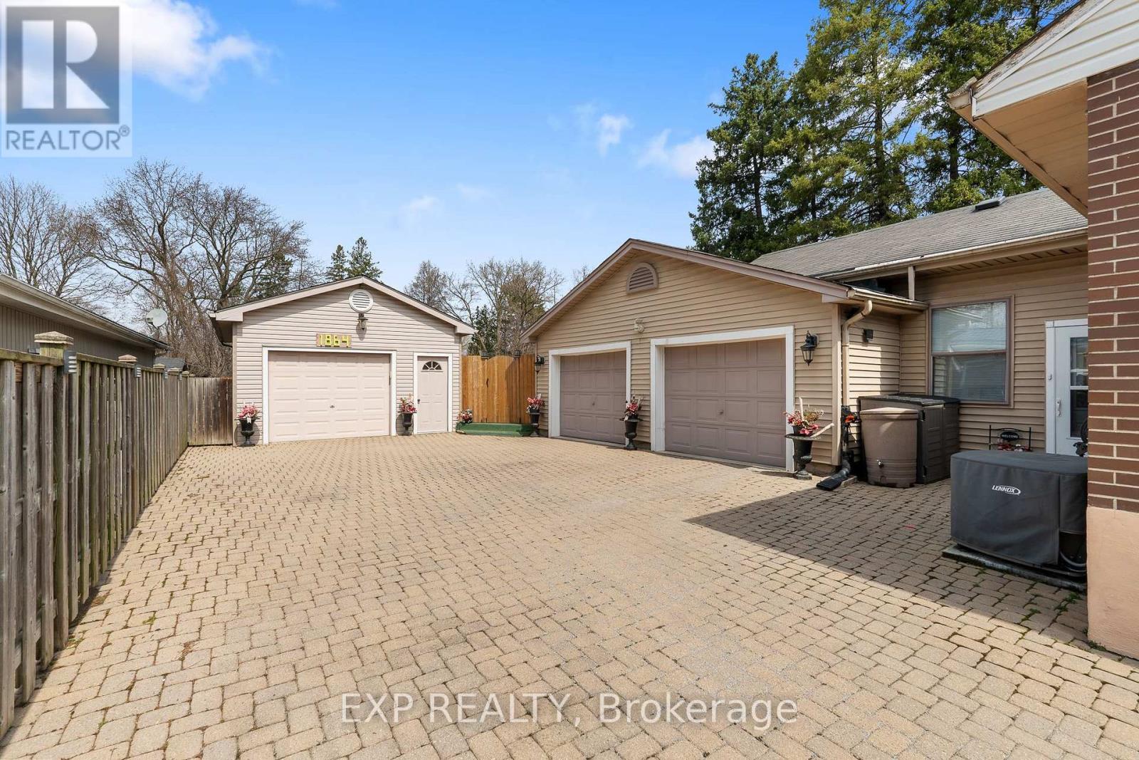 1864 PARKHURST AVENUE