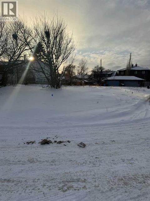 3819 12 Avenue SE Calgary AB T2A0H8