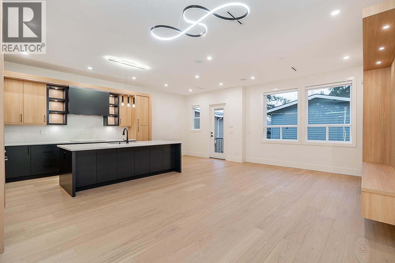 2208 ST GEORGE STREET