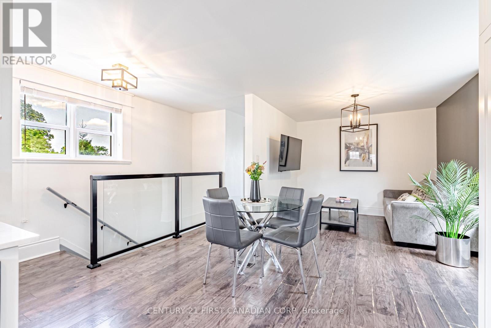 425 ENGLISH STREET