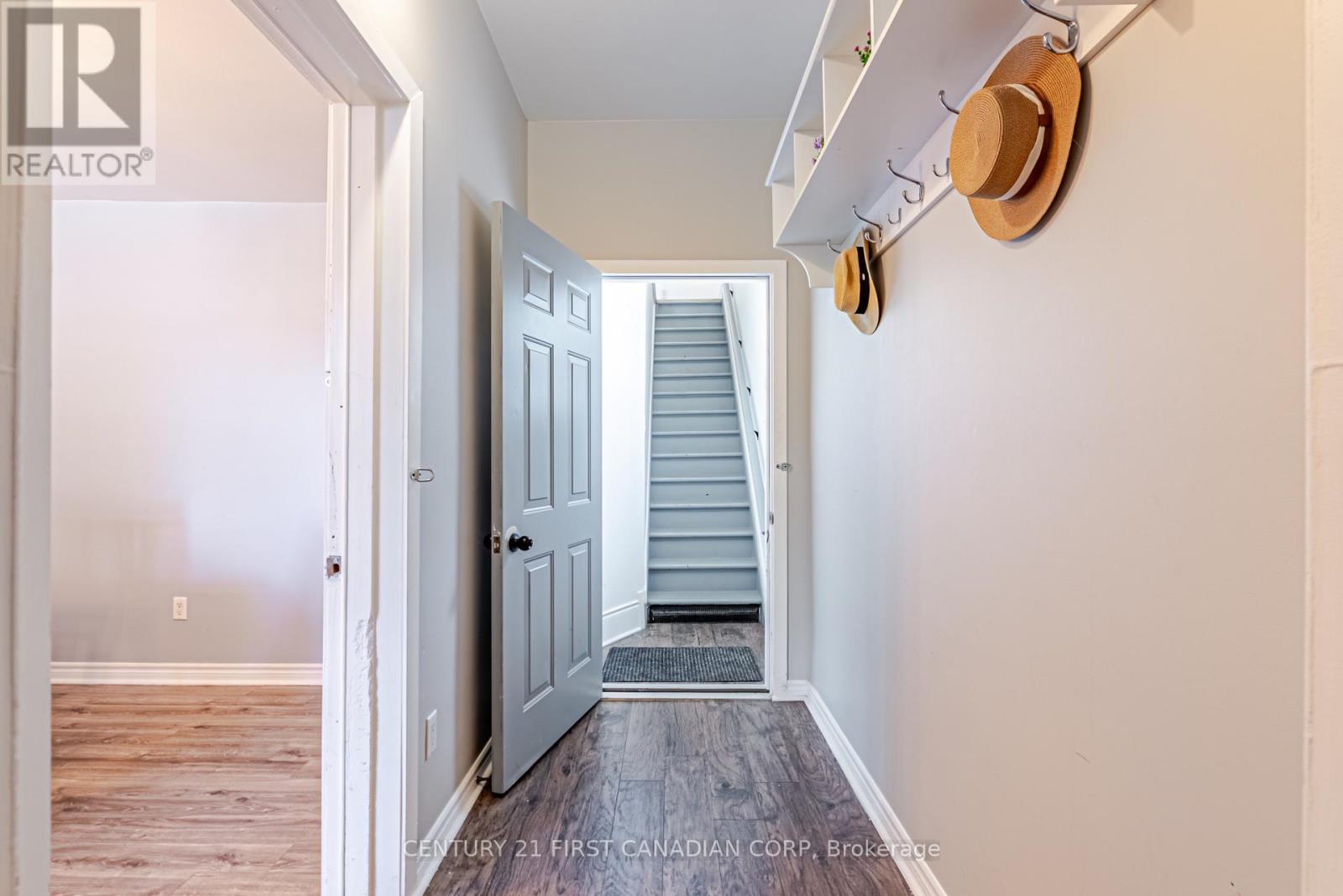 425 ENGLISH STREET