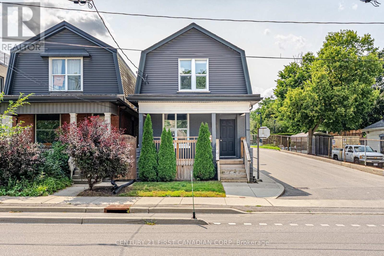 425 ENGLISH STREET