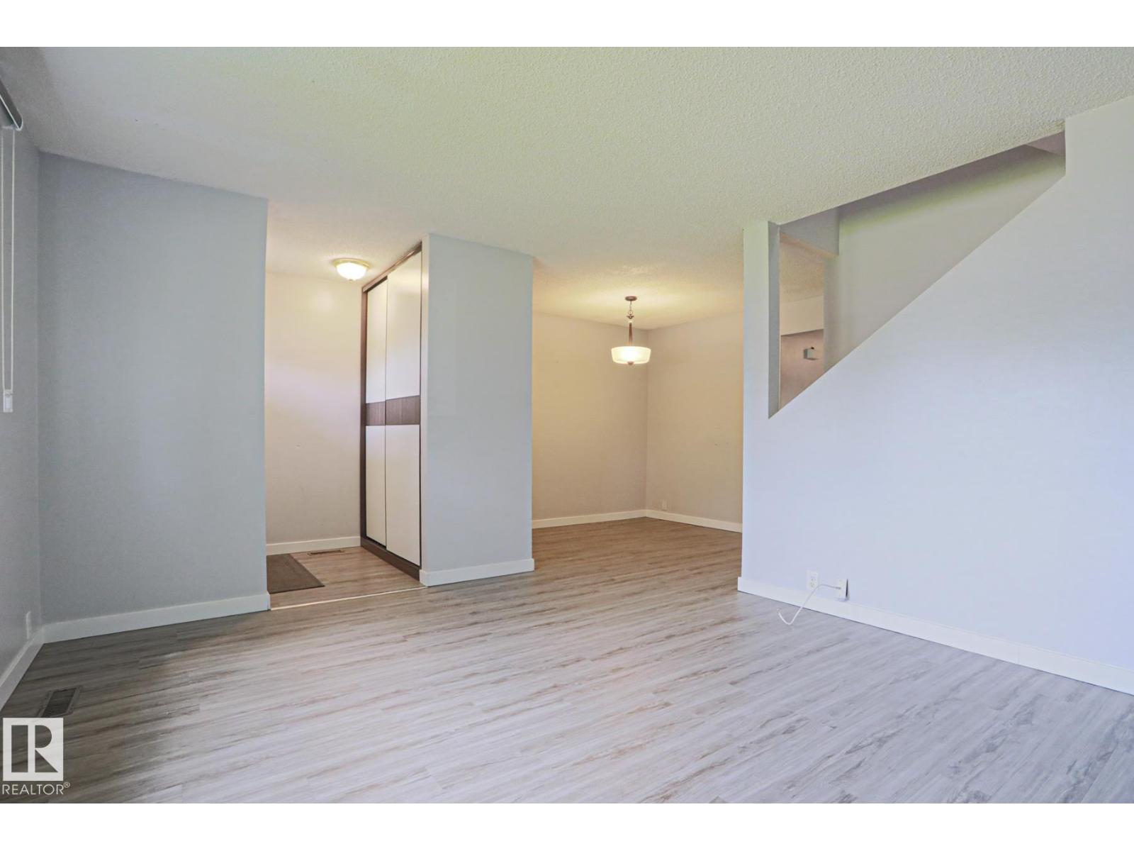 355 KIRKPATRICK CR NW
