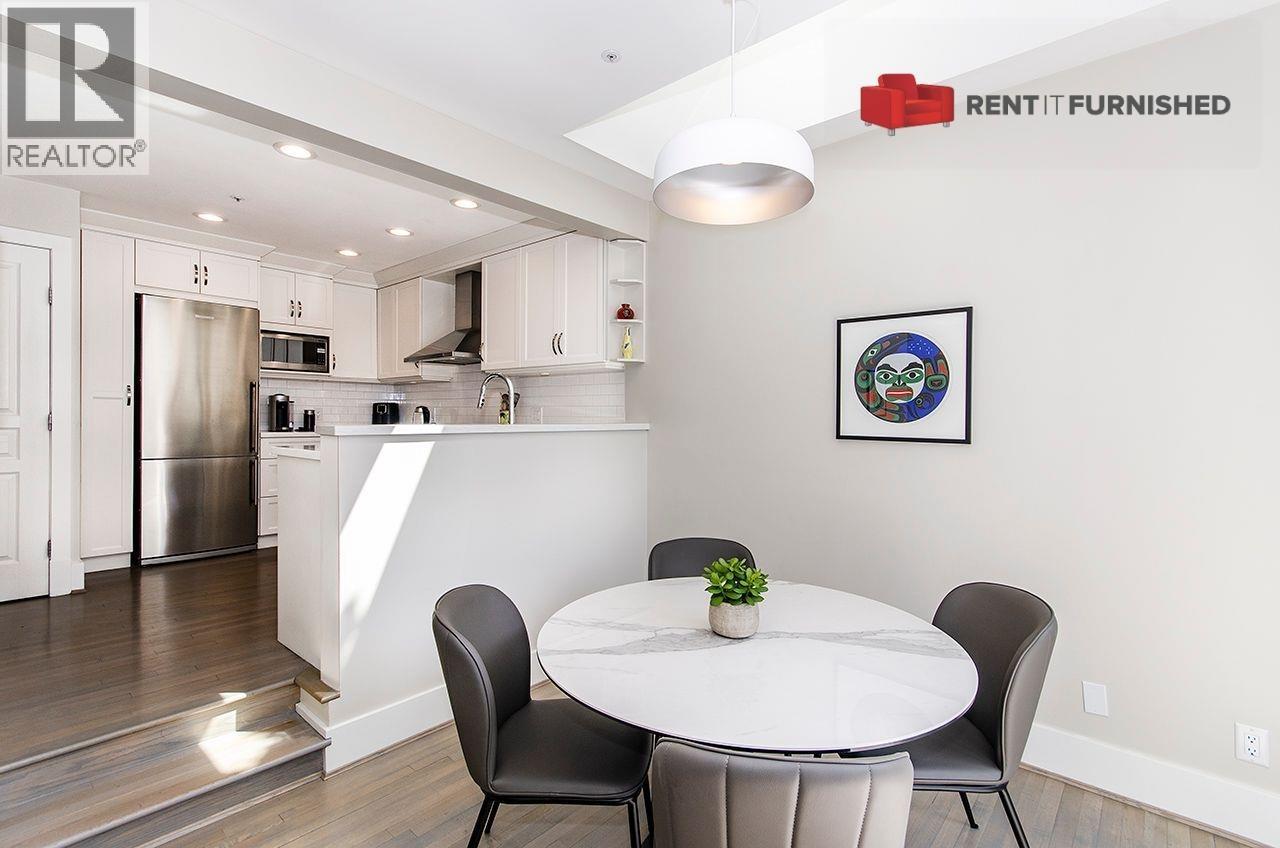 Duplex 2964 POINT GREY ROAD