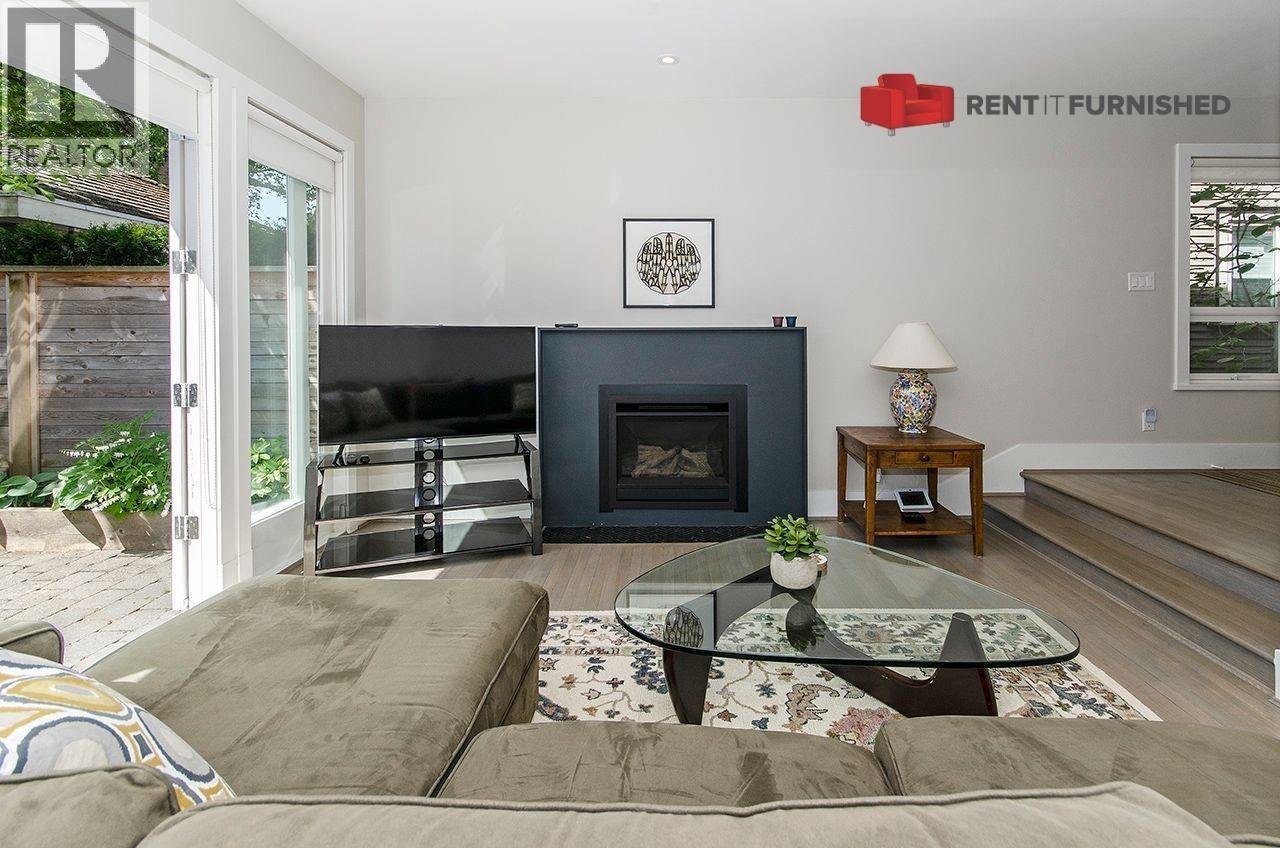 Duplex 2964 POINT GREY ROAD