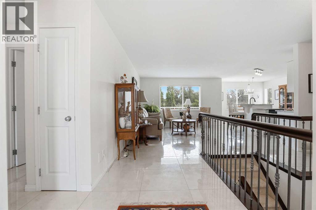 408 Lineham Acres Bay NW