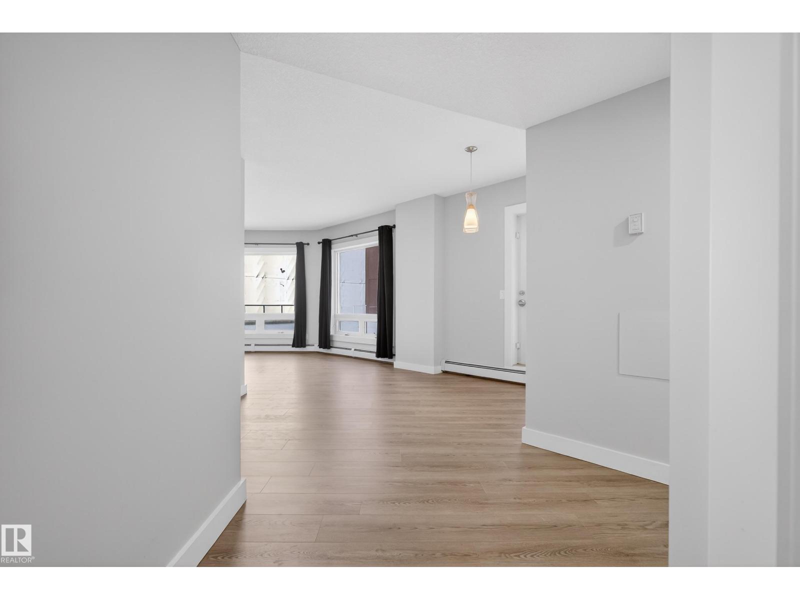 #501 10136 104 ST NW