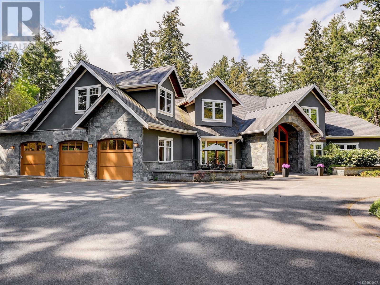 2615 Queenswood Dr