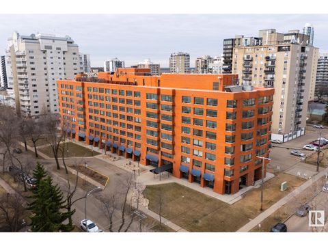 #216 10160 114 ST NW Edmonton AB T5K2L2