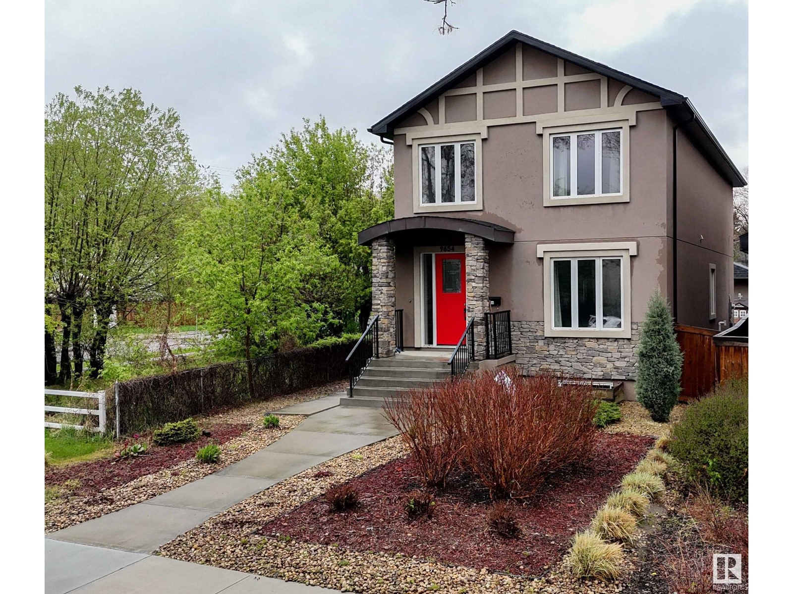 9654 83 AV NW